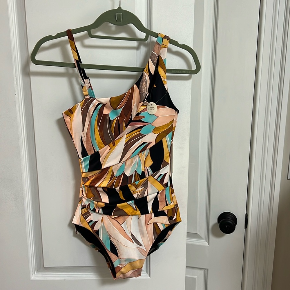 Calia slimming swim suit. NWT. Size 6
